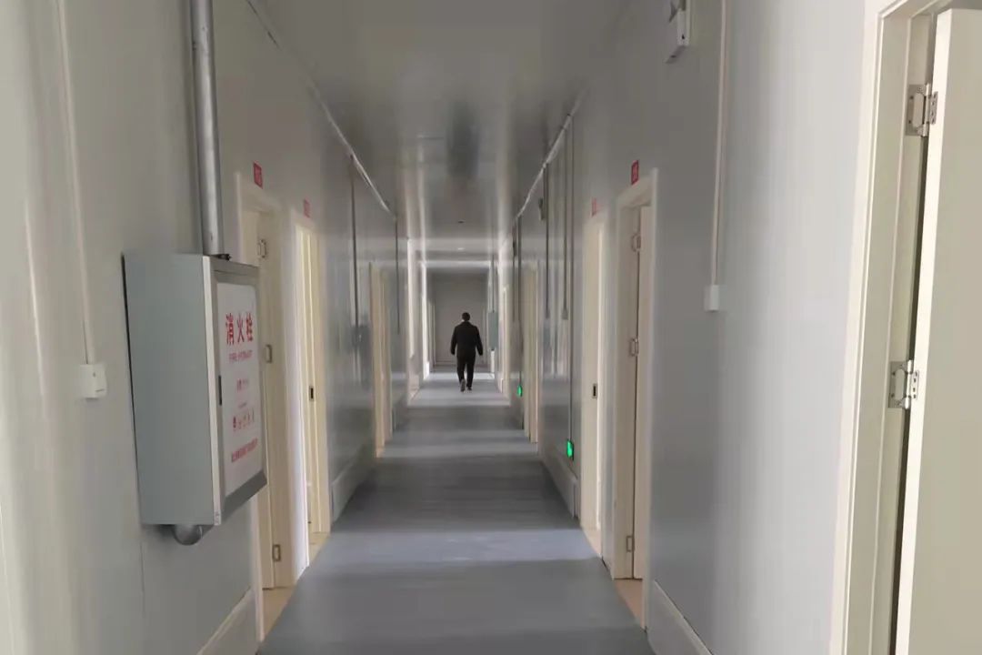 疫情就是命令，鍍鋁鋅鋼板銷售廠家宏鑫源緊急馳援多地方艙醫(yī)院建設(shè)(圖15)